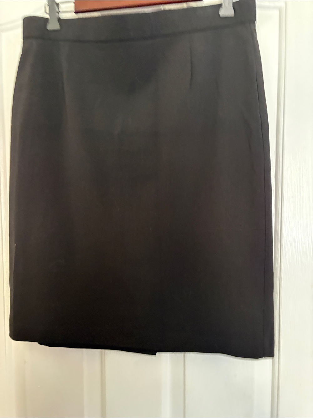 Women's Black Pencil Skirt – Sleek Professional Silhouette